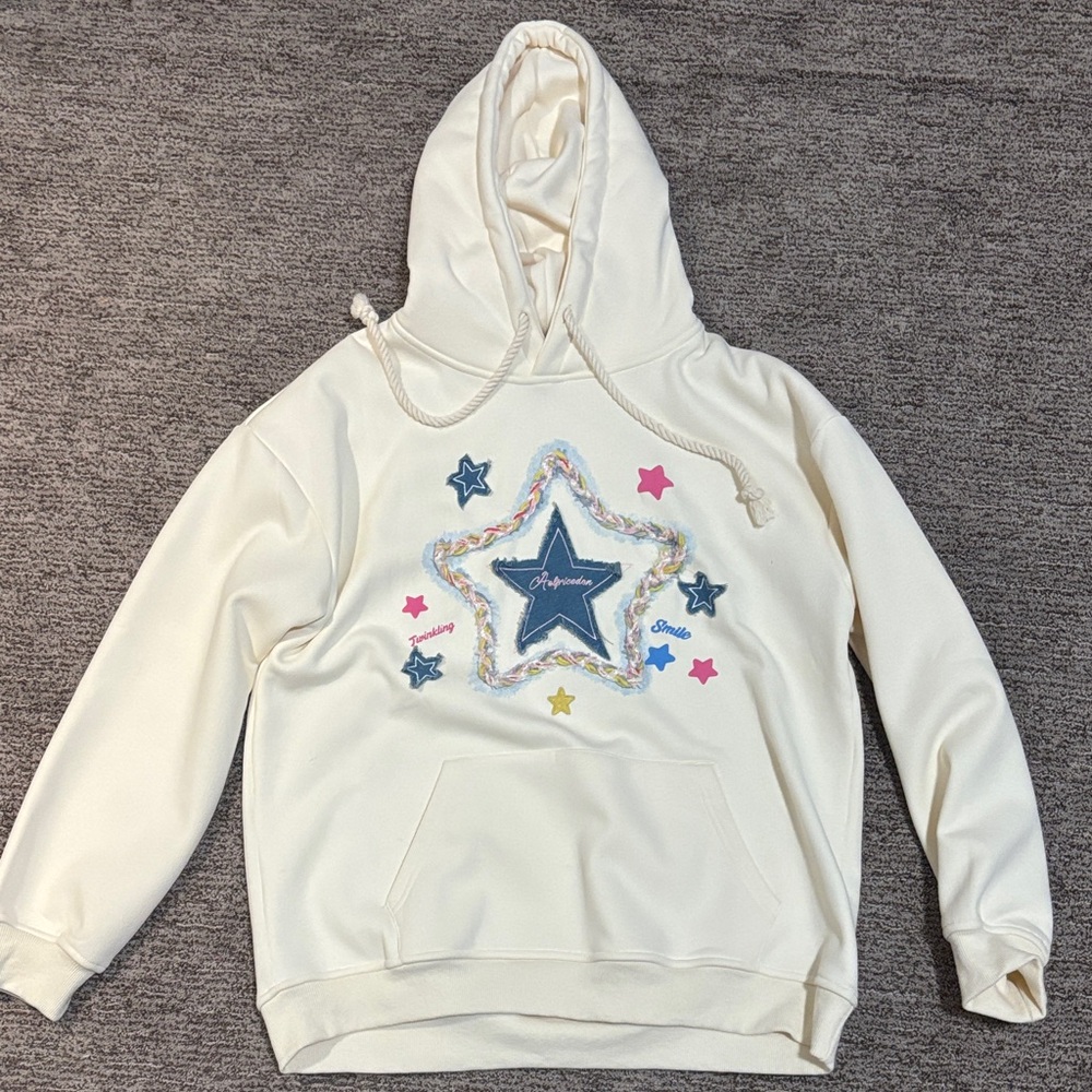 NWOT- Aelfric Eden Cream Star Graphic Hoodie Size Medium | Streetwear Y2K